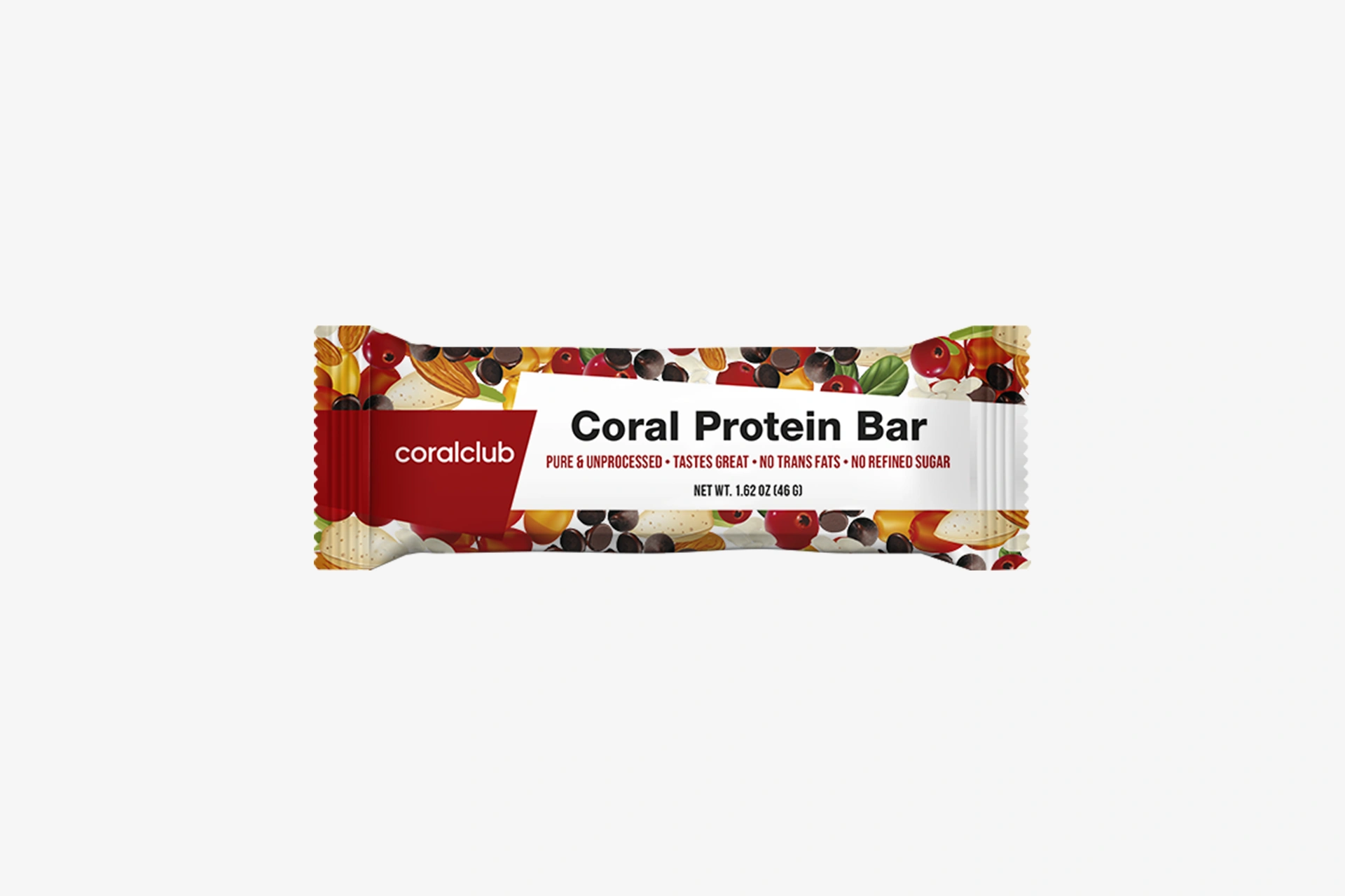 Упаковки натуральних батончиків Super Food Bars з горіхами та фруктами на світлому тлі